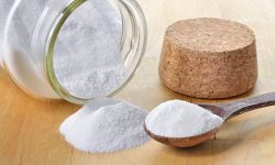 Bạn cũng có thể sử dụng nước hòa tan bột baking soda và làm sạch thường xuyên với cây lau nhà